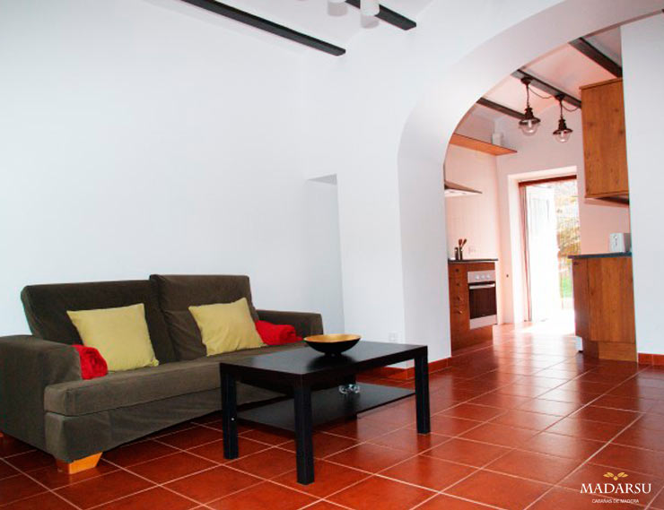 Vista de la cocina desde salón de la Casa del Lago III